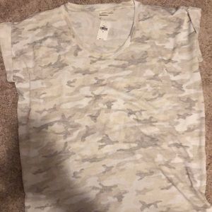 Gap camo top